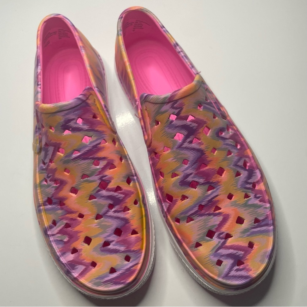 Girls 4/5 Pink Multicolored Waterproof Slip On Water Shoes NWOT - Picture 2 of 8